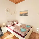R1 - Urlaubsmagie - Bad Schandau Fußläufig, Garten Apartment Rathmannsdorf
